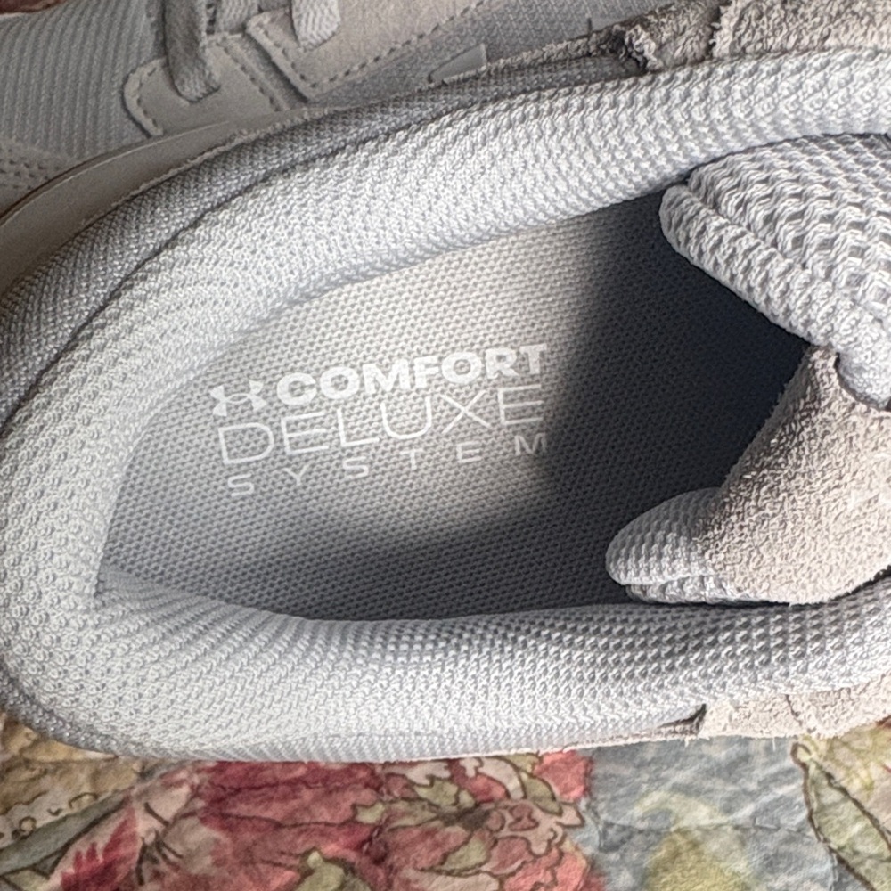 Under Armour women’s UA Edge Suede - Picture 10 of 11